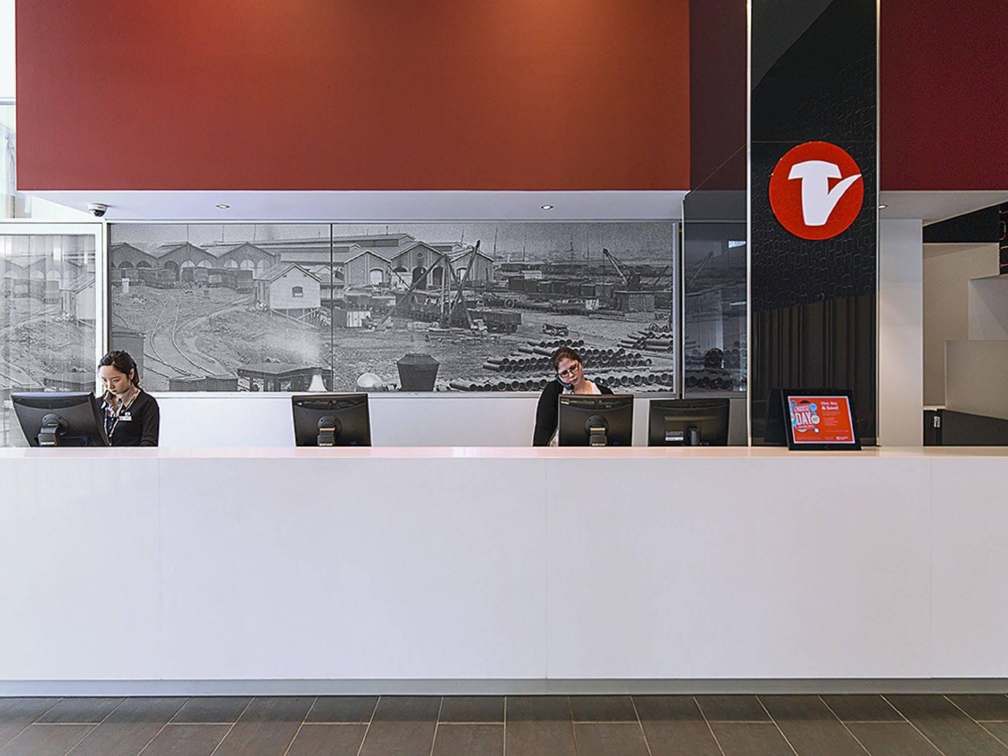 Travelodge Hotel Melbourne Docklands Екстер'єр фото