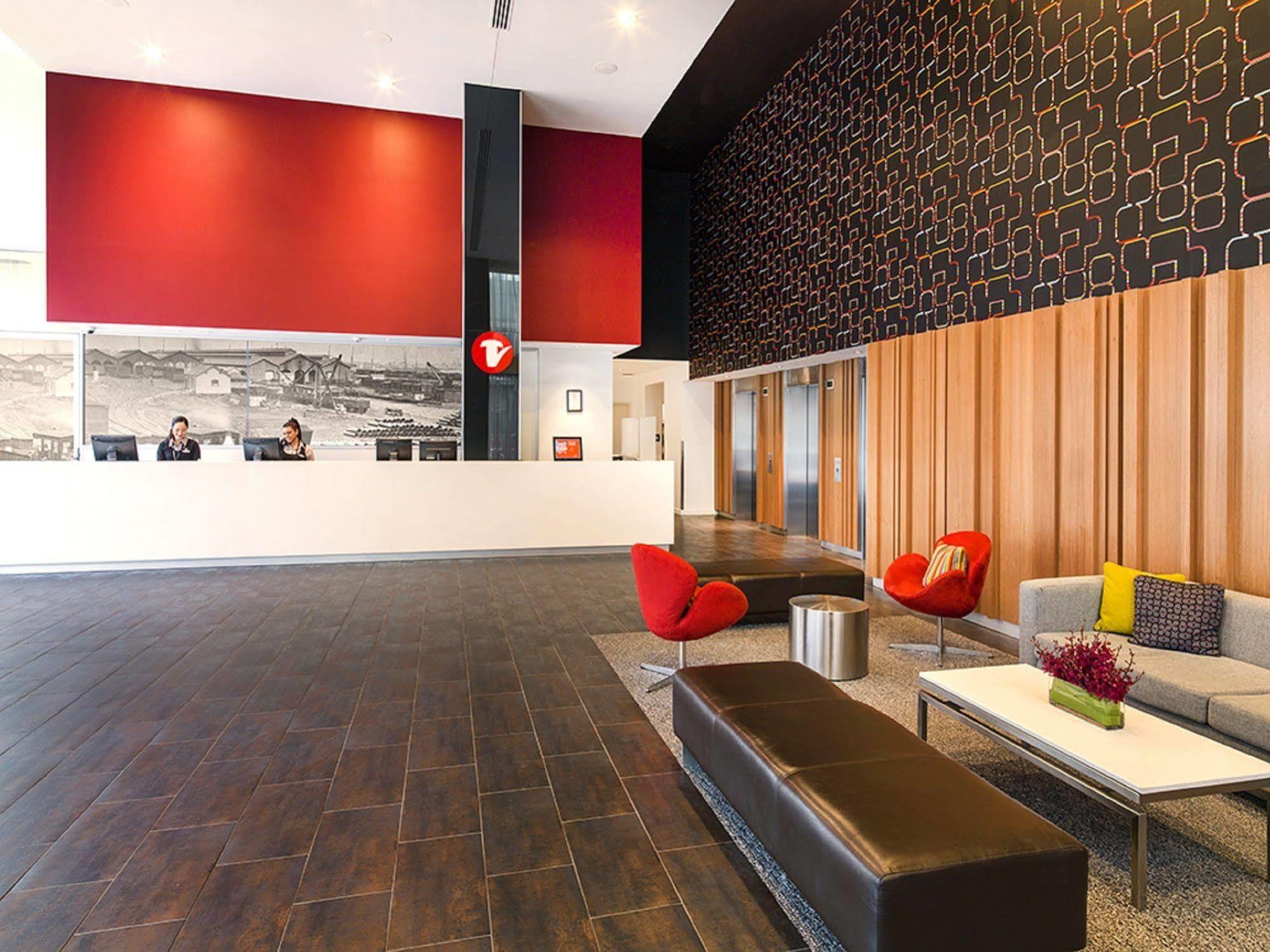 Travelodge Hotel Melbourne Docklands Екстер'єр фото